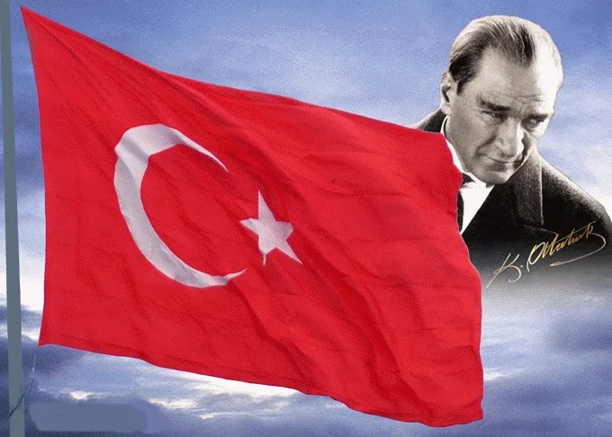 Hareketli Bayrak ve Atatürk Fotoğrafı